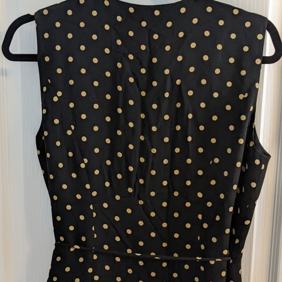 Black and Gold/Tan Polka Dot Wrap Sleeveless Blouse- Size 10P Pure Silk - Picture 2 of 4